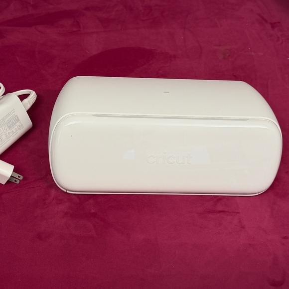 Cricut Joy Xtra (Model JCTR201C) - Lightly Used - Picture 2 of 4